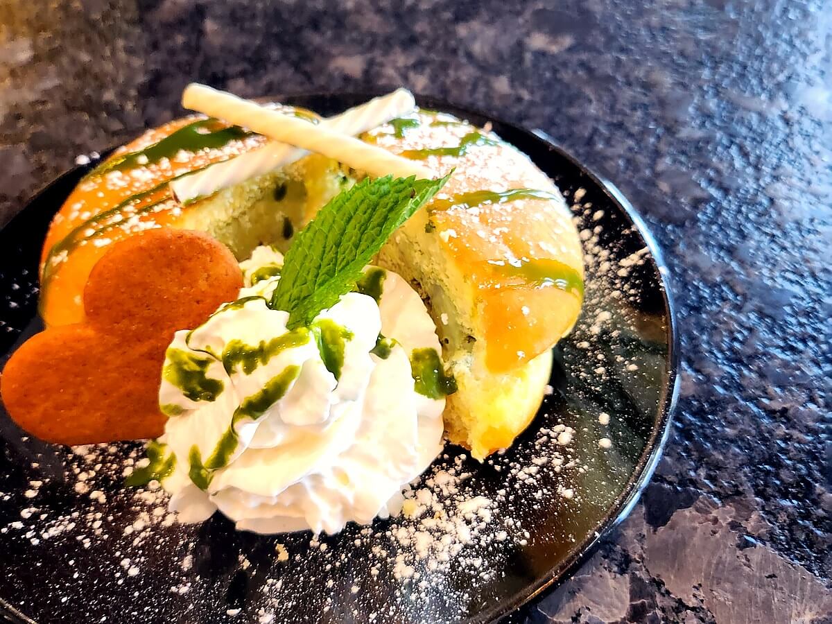 Donut gelato dessert